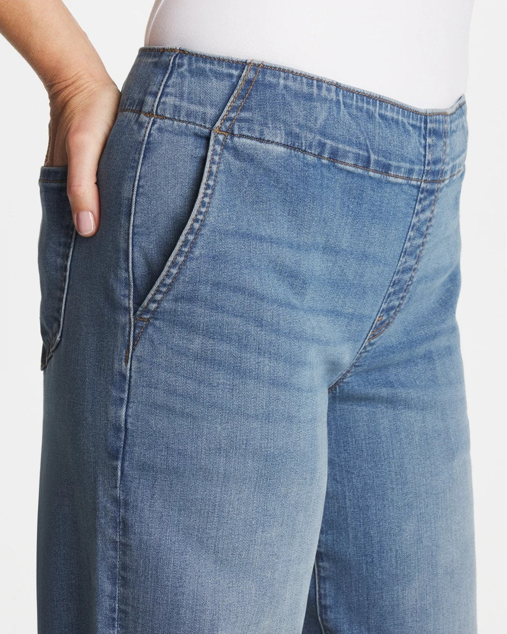 Chico's Pull-On Boyfriend Cropped Jeans Bailey Indigo