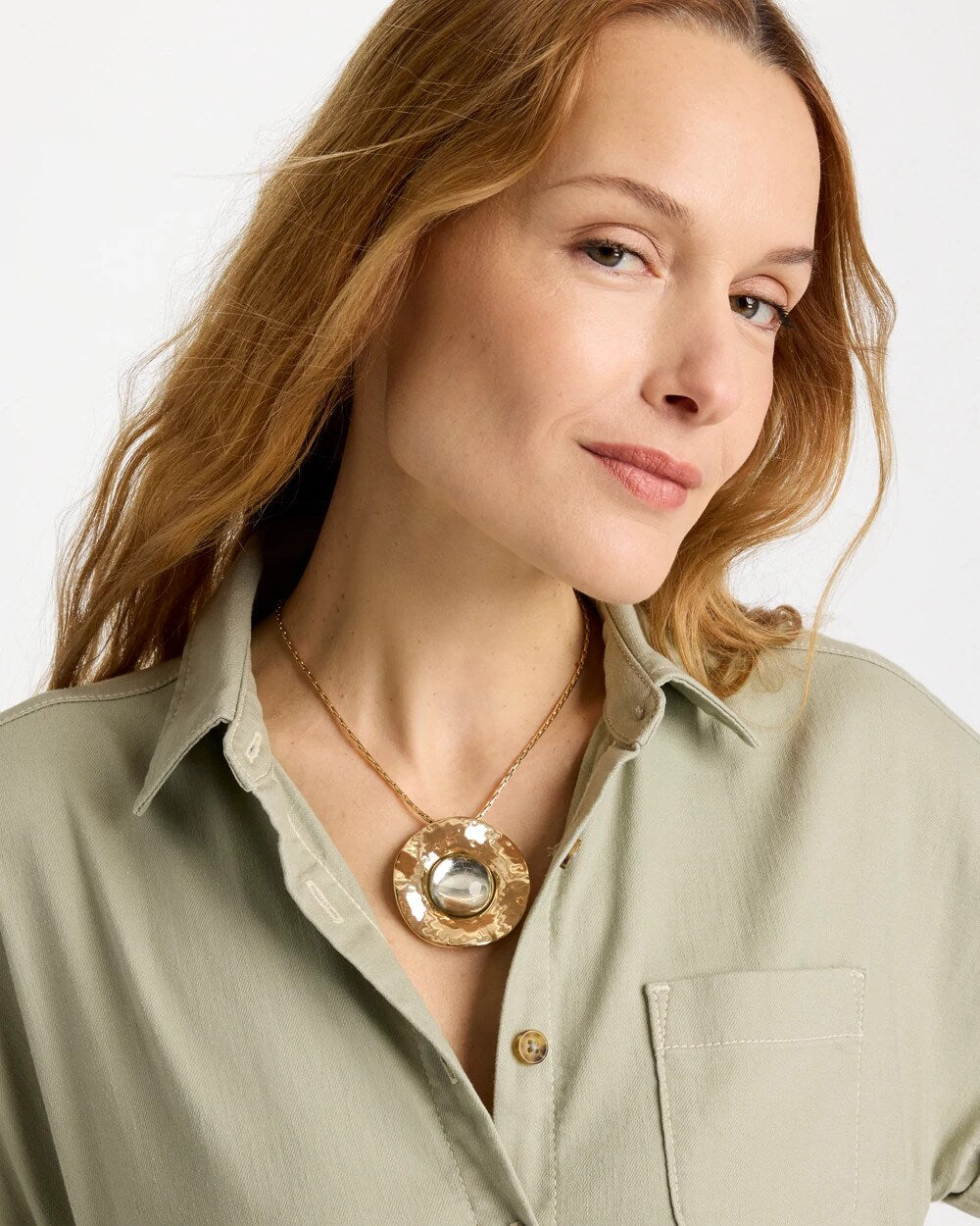Chico's Green Gold Short Pendant Necklace Green