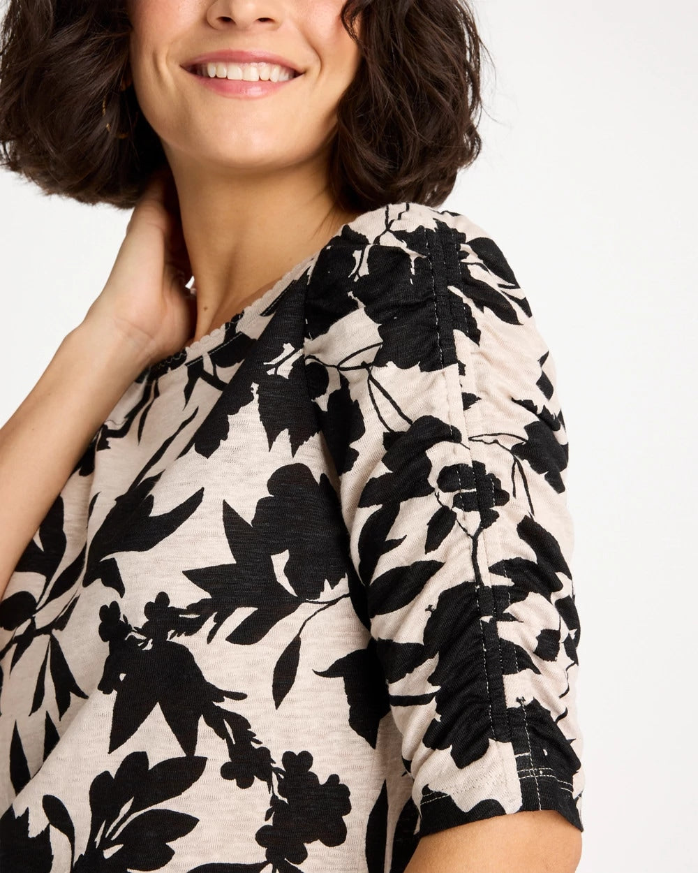 Chico's Flora Linen Ruched Sleeve Tee Black