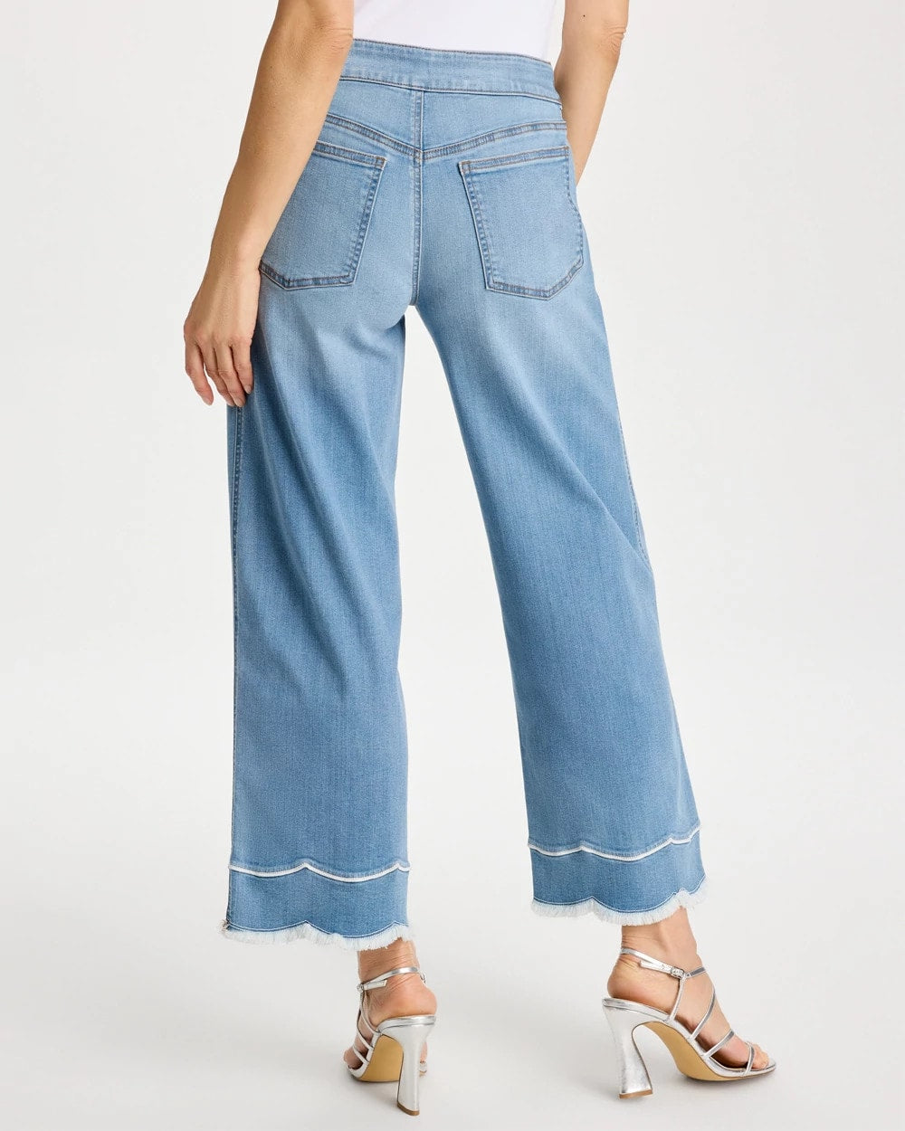 Chico's Scallop Pull-On Wide-Leg Crop Jeans Blue Jay Indigo