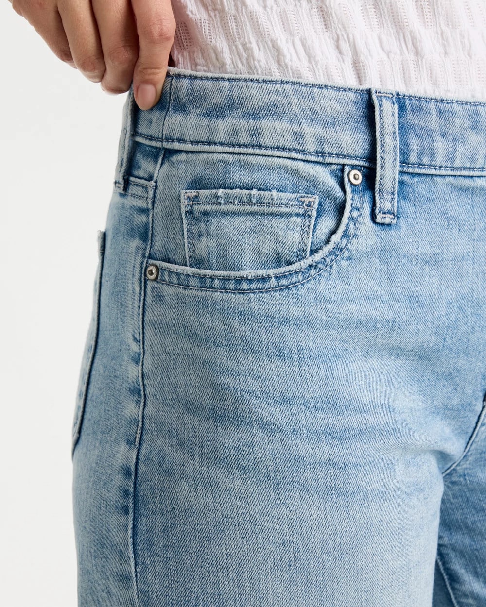 Chico's Relaxed Boyfriend Rolled Hem Jean Bahama Indigo