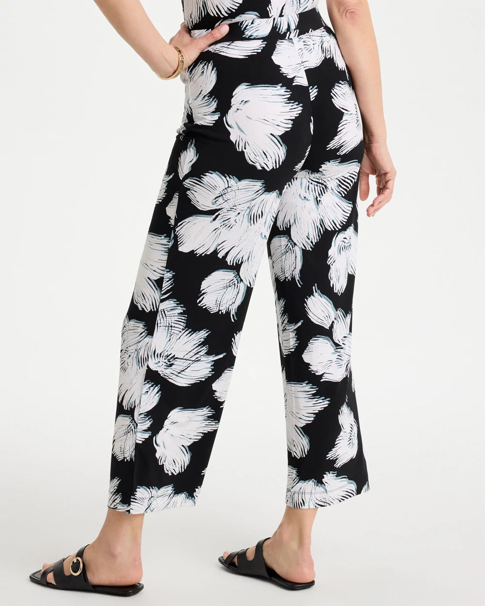 Chico's Travelers™ Knit Abstract Floral Cropped Pants Black