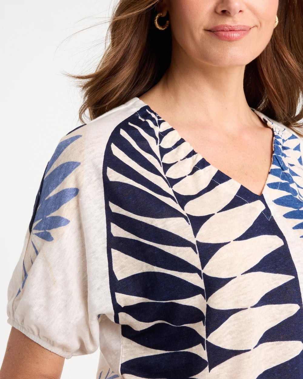 Chico's Leaf Print Linen Ruched V-Neck Tee Passport Blue