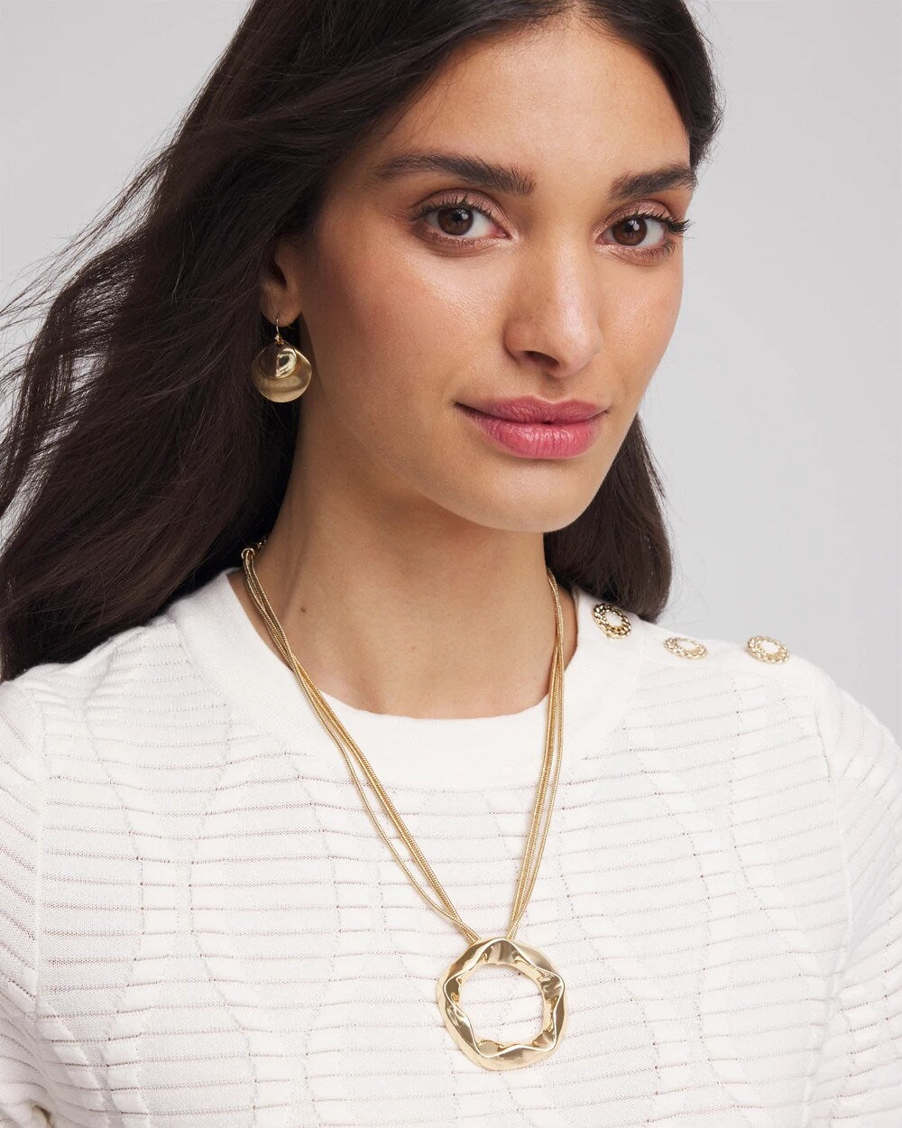 Chico's Short Circle Pendant Gold